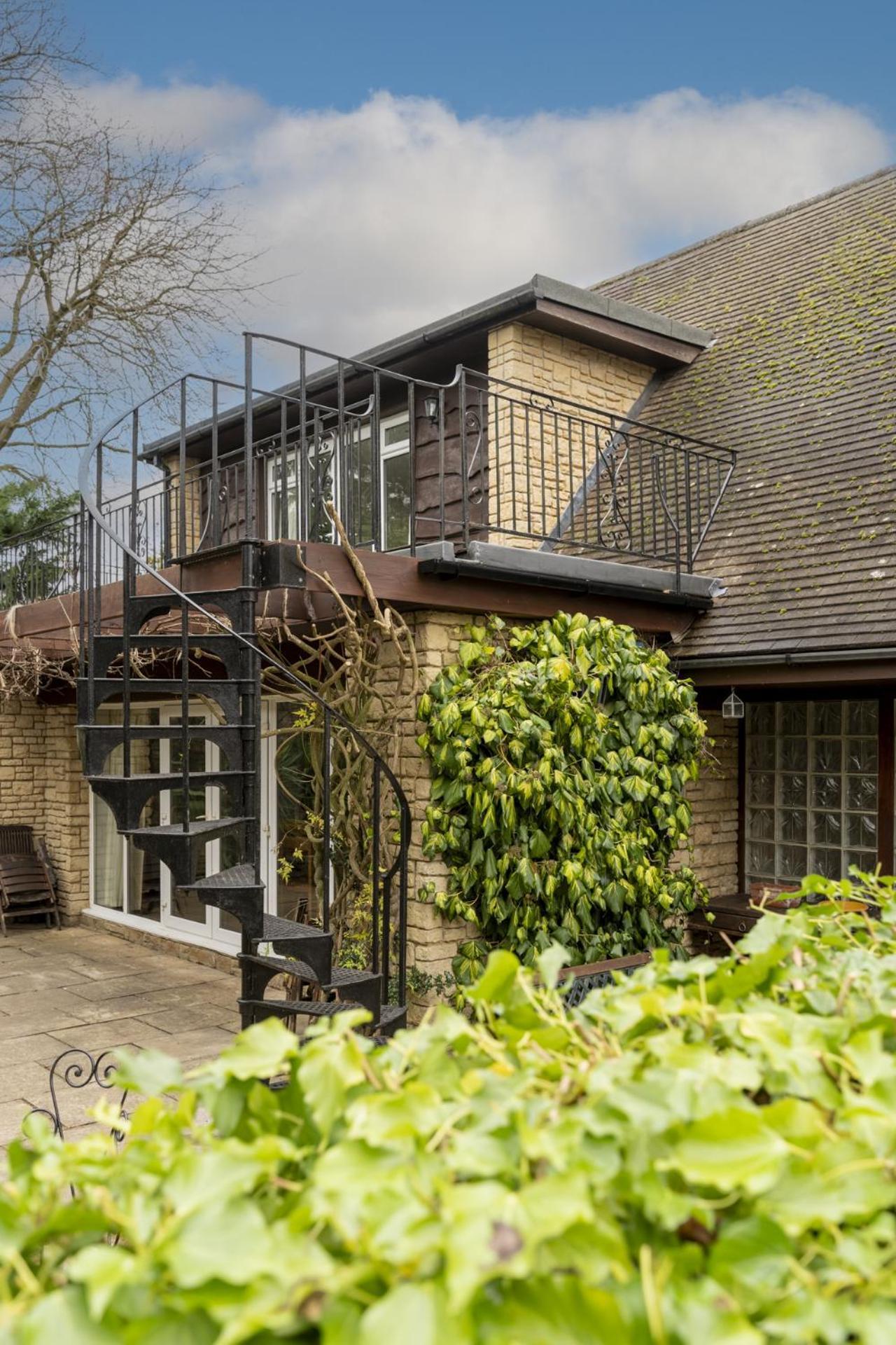 Sandford Meadow Guest House Kennington  Extérieur photo